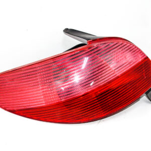FAROL TRASERO IZQUIERDO CON PORTA LAMPARA PEUGEOT 206 1 2002 al 2011 (con detalle) FAT 011
