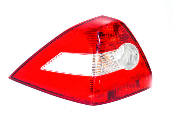 FAROL TRASERO IZQUIERDO CON PORTA LAMPARA RENAULT MEGANE II 2003 al 2007 FAT 139