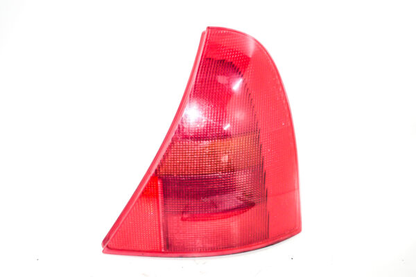 FAROL TRASERO DERECHO CON PORTA LAMPARA RENAULT CLIO II 1998 al 2002 FAT 153