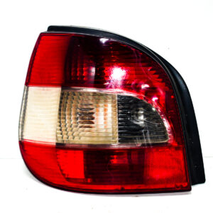 FAROL TRASERO IZQUIERDO CON PORTA LAMPARA RENAULT SENIC 1999 al 2003 (con detalle) FAT 189