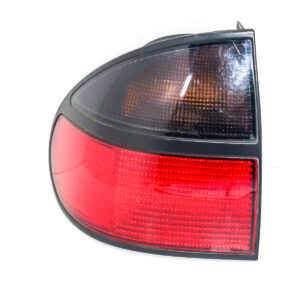 FAROL TRASERO IZQUIERDO CON PORTA LAMPARA RENAULT LAGUNA 1994 al 1997 FAT 211