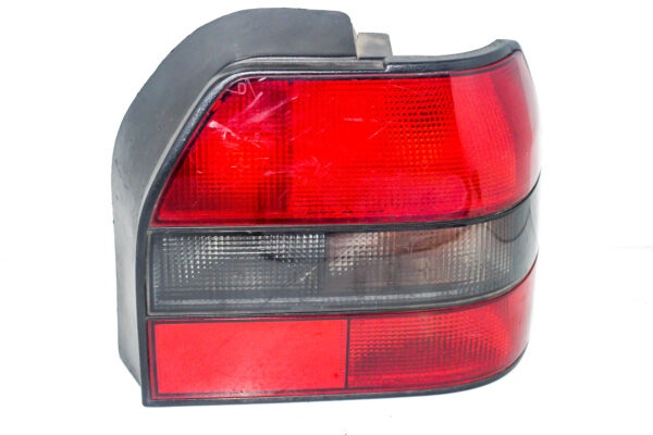 FAROL TRASERO DERECHO CON PORTA LAMPARA RENAULT 19 1991 FAT 242