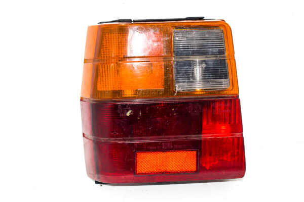 FAROL TRASERO IZQUIERDO CON PORTA LAMPARA FIAT UNO 1988 al 1995 FAT 290