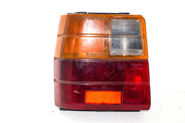 FAROL TRASERO IZQUIERDO CON PORTA LAMPARA FIAT UNO 1988 al 1995 FAT 291