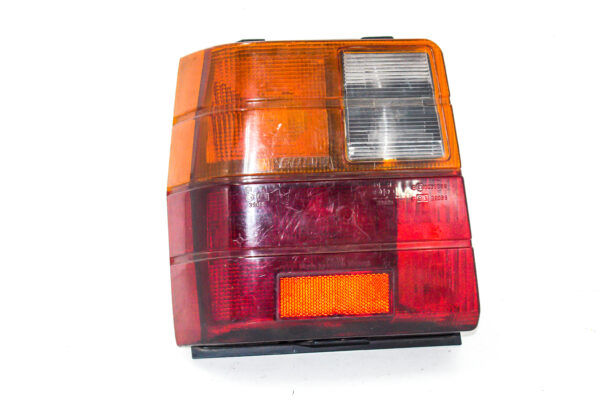 FAROL TRASERO IZQUIERDO CON PORTA LAMPARA FIAT UNO 1988 al 1995 FAT 292