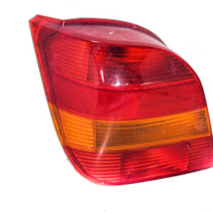 FAROL TRASERO IZQUIERDO CON PORTA LAMPARA FORD FIESTA 1995 al 2008 FAT 324
