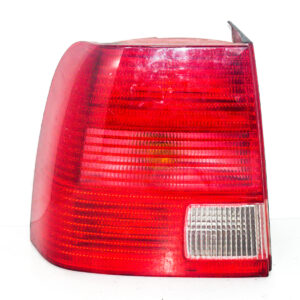 FAROL TRASERO IZQUIERDO CON PORTA LAMPARA VOLKSWAGEN BORA 1998 al 2004 (con detalle) FAT 354