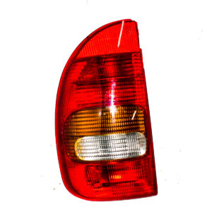 FAROL TRASERO IZQUIERDO CON PORTA LAMPARA CHEVROLET CORSA B 1993 al 2000 FAT 426