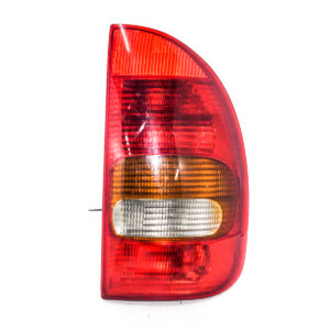 FAROL TRASERO DERECHO CON PORTA LAMPARA CHEVROLET CORSA B 1993 al 2000 FAT 430