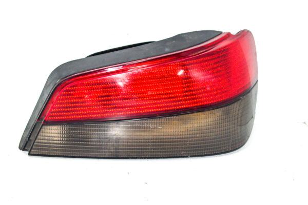 FAROL TRASERO DERECHO CON PORTA LAMPARA PEUGEOT 306 1997 al 1999 FAT 459