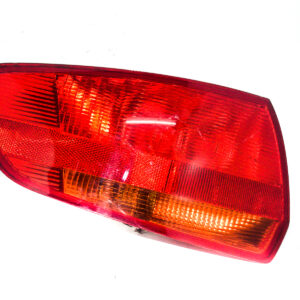 FAROL TRASERO IZQUIERDO CON PORTA LAMPARA AUDI A3 2005 al 2008 FAT 484