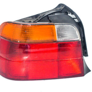 FAROL TRASERO IZQUIERDO CON PORTA LAMPARA BMW E36 1994 al 2002 FAT 487