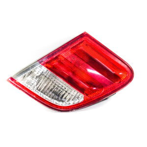FAROL TRASERO DERECHO SIN PORTA LAMPARA MERCEDES BENZ W210 TAPA BAUL 1995 al 2003 FAT 522