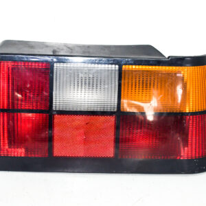 FAROL TRASERO DERECHO CON PORTA LAMPARA VOLVO 440 1988 al 1996 FAT 536