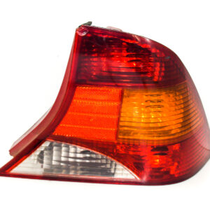 FAROL TRASERO DERECHO CON PORTA LAMPARA FORD FOCUS 1999 al 2004 (con detalle) FAT 546
