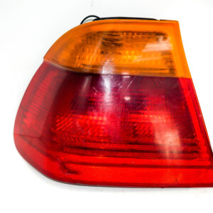 FAROL TRASERO IZQUIERDO CON PORTA LAMPARA BMW E46 1999 al 2003 (con detalle) FAT 550