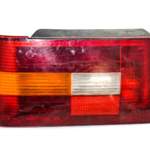FAROL TRASERO IZQUIERDO CON PORTA LAMPARA VOLVO 460 1989 al 1993 (con detalle) FAT 557