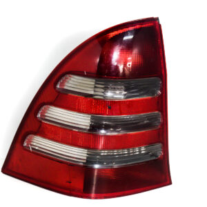 FAROL TRASERO IZQUIERDO CON PORTA LAMPARA MERCEDES BENZ 203 2000 al 2007 (con detalle) FAT 558