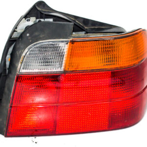 FAROL TRASERO DERECHO CON PORTA LAMPARA BMW E36 1993 al 2004 FAT 569