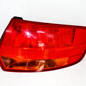 FAROL TRASERO DERECHO SIN PORTA LAMPARA AUDI A3 2006 al 2008 FAT 571