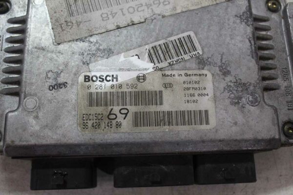 Centralita de motor Peugeot 306 2,0 hdi 2002 cm-467