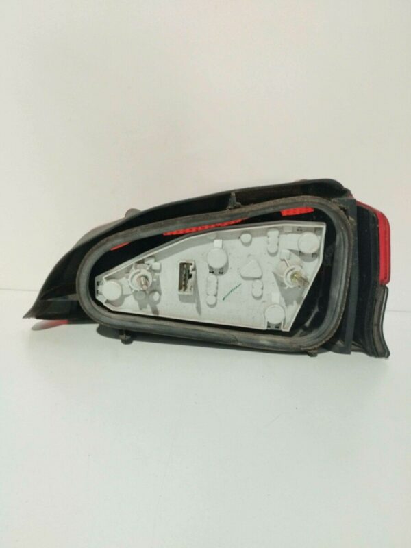 FAROL TRASERO IZQUIERDO EXTERIOR PEUGEOT 106 (S1) Cocktail NAFTA Motor 1,1 Ltr.  60 CV  [1991 - 1996] 5 Puertas - Imagen 2
