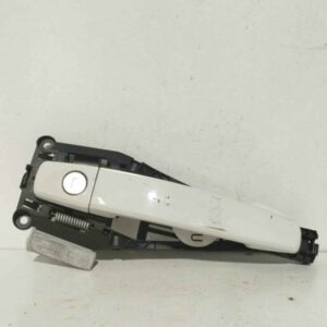 MANIJA EXTERIOR DELANTERA IZQUIERDA CHEVROLET SONIC BERLINA HATCHBACK [2011-2016]