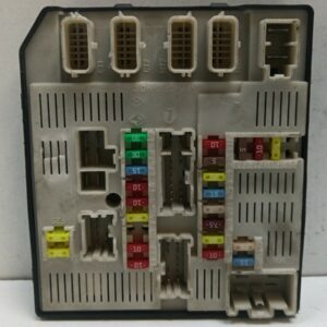 CAJA RELES / FUSIBLES / MODULO BSI RENAULT MEGANE III BERLINA 5 P Dynamique DIESEL Motor 1,5 Ltr.  106 CV  [2008 - 2016] 5 Puertas