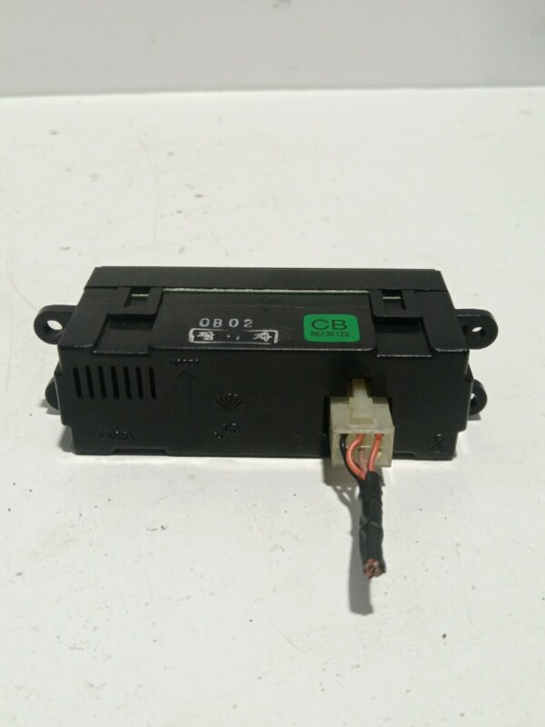 RELOJ DIGITAL DAEWOO LANOS I NAFTA Motor 1,4 Ltr.  75 CV  [1997 - 2004] 3 Puertas - Imagen 2