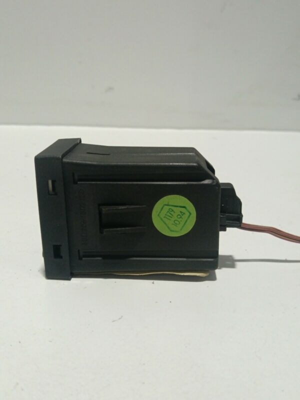 RELOJ DIGITAL BMW SERIE 3 BERLINA (E36) 318i NAFTA Motor 1,8 Ltr.  140 CV  [1990 - 1998] 4 Puertas - Imagen 2