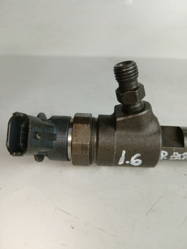 INYECTOR PEUGEOT EXPERT KOMBI 1.9 Turbodiesel DIESEL Motor 1,9 Ltr.  92 CV  [1995 - 2004] 3 Puertas - Imagen 4