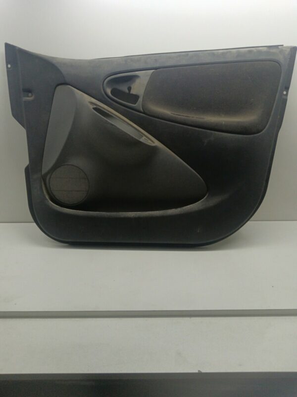 TAPIZADO INTERIOR PUERTA DELANTERO DERECHO TOYOTA YARIS VERSO (NCP2/NLP2) 1.4 D-4D Luna DIESEL Motor 1,4 Ltr.  75 CV  [1999 - 2005] 5 Puertas