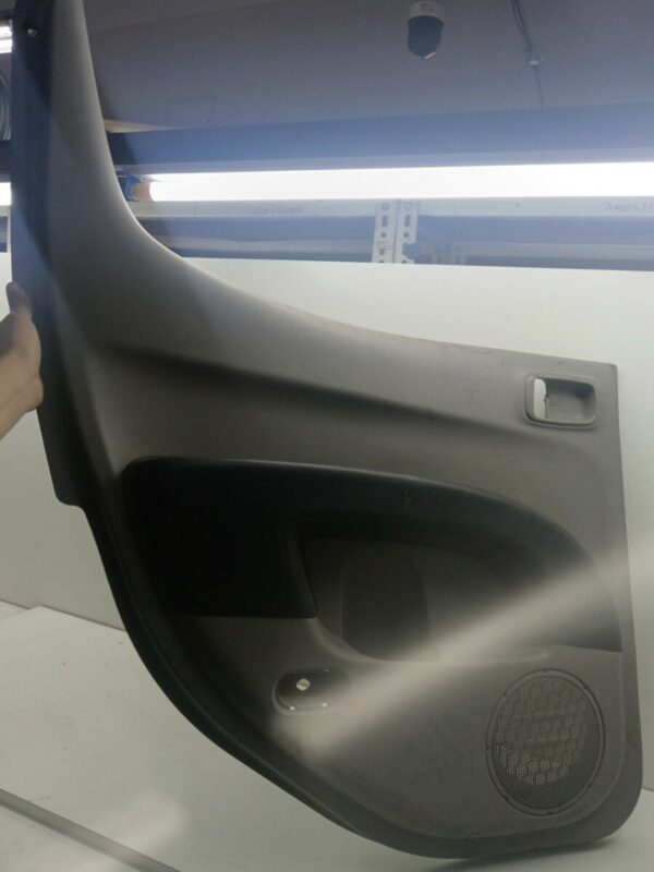 TAPIZADO INTERIOR PUERTA TRASERO IZQUIERDO MITSUBISHI L 200 (KA0/KB0) 30 jahre 4WD DIESEL Motor 2,5 Ltr.  167 CV  [2006 - 2015] 4 Puertas