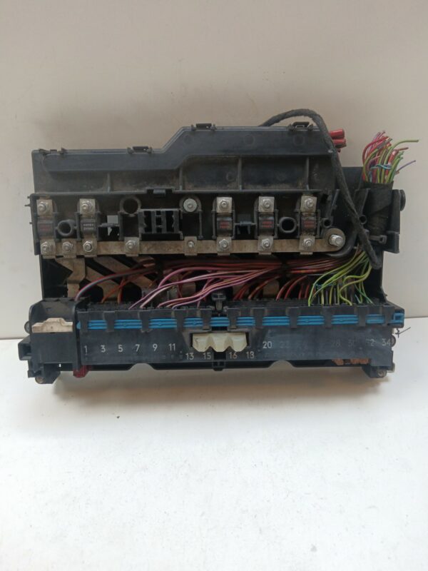 CAJA RELES / FUSIBLES BMW SERIE 3 BERLINA (E46) 320d DIESEL Motor 2,0 Ltr.  136 CV  [1998 - 2006] 4 Puertas
