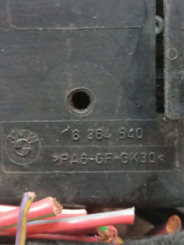 CAJA RELES / FUSIBLES BMW SERIE 3 BERLINA (E46) 320d DIESEL Motor 2,0 Ltr.  136 CV  [1998 - 2006] 4 Puertas - Imagen 2