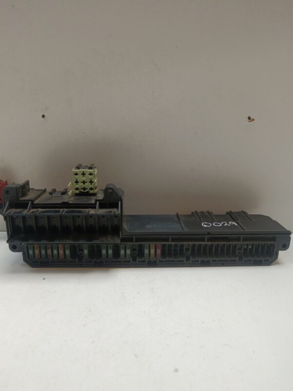 CAJA RELES / FUSIBLES BMW SERIE 5 BERLINA (E60) 525d DIESEL Motor 2,5 Ltr.  177 CV  [2003 - 2010] 4 Puertas