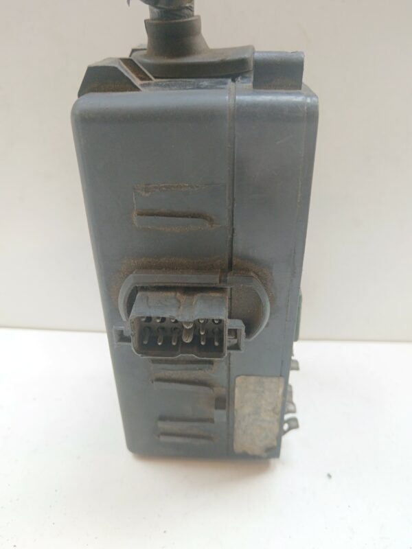 CAJA RELES / FUSIBLES BMW SERIE 3 BERLINA (E30) 324td DIESEL Motor 2,4 Ltr.  116 CV  [1982 - 0] 4 Puertas - Imagen 3