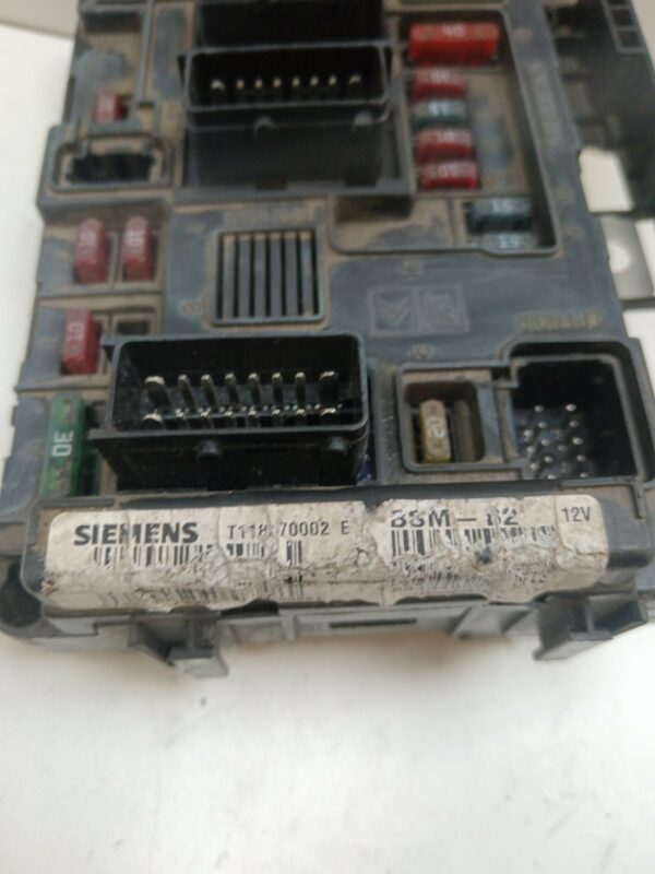 CAJA RELES / FUSIBLES / MODULO BSM PEUGEOT PARTNER (S1) Break DIESEL Motor 1,9 Ltr.  69 CV  [1996 - 2002] 5 Puertas - Imagen 2