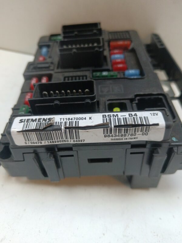 CAJA RELES / FUSIBLES / MODULO BSM CITROEN C3 1.4 HDi Exclusive DIESEL Motor 1,4 Ltr.  68 CV  [1995 - 2010] 5 Puertas - Imagen 2