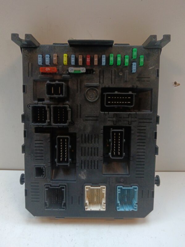 CAJA RELES / FUSIBLES / MODULO BSI CITROEN C4 PICASSO Exclusive DIESEL Motor 2,0 Ltr.  136 CV  [2007 - 2013] 5 Puertas