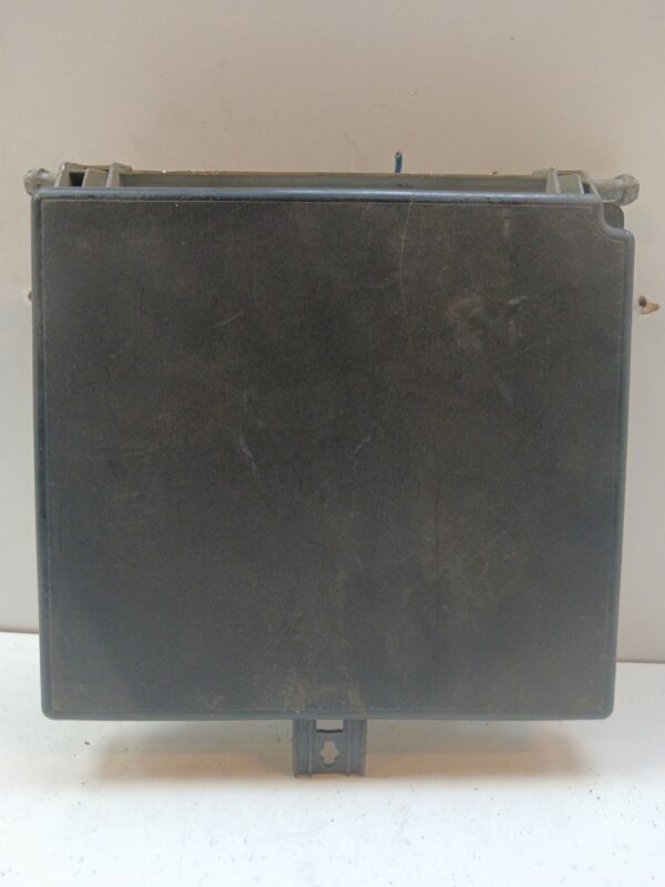 CAJA RELES / FUSIBLES PEUGEOT 205 BERLINA STYLE DIESEL GASOIL 1769 60 CV   [1983 - 1998] 5 Puertas - Imagen 2