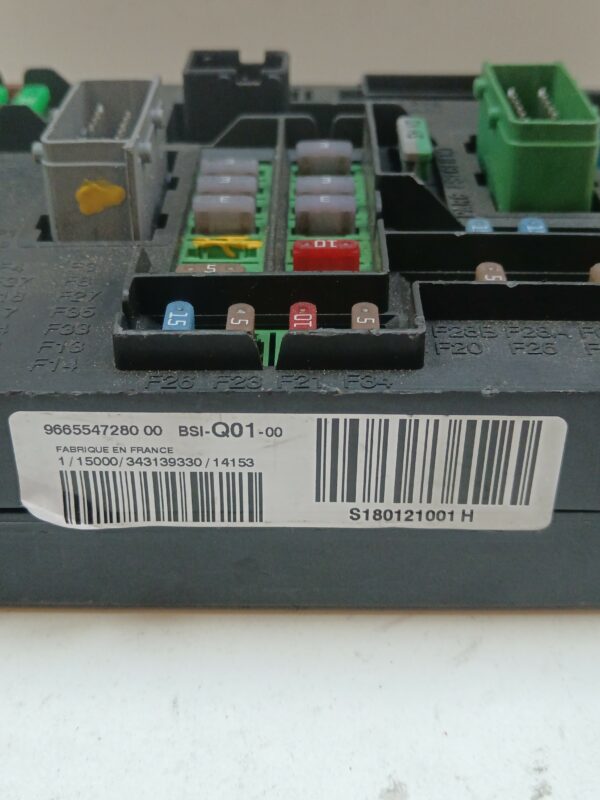 CAJA RELES / FUSIBLES / MODULO BSI CITROEN C4 BERLINA Exclusive NAFTA 95 Motor 1,6 Ltr.  109 CV  [2004 - 2011] 5 Puertas - Imagen 3