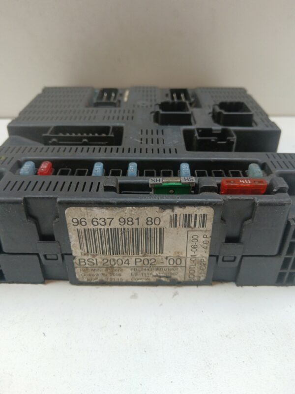 CAJA RELES / FUSIBLES / MODULO BSI PEUGEOT 308 SW Sport DIESEL Motor 1,6 Ltr.  109 CV  [2008 - 2012] 5 Puertas - Imagen 2