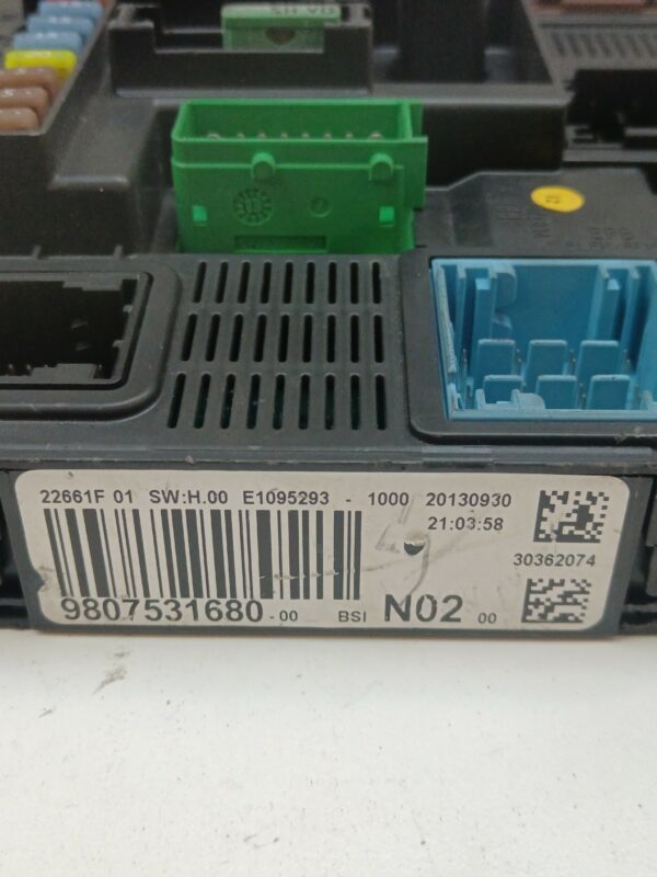 CAJA RELES / FUSIBLES / MODULO BSI PEUGEOT 208 Active NAFTA 95 Motor 1,2 Ltr.  82 CV  [2012 - 2019] 3 Puertas - Imagen 2