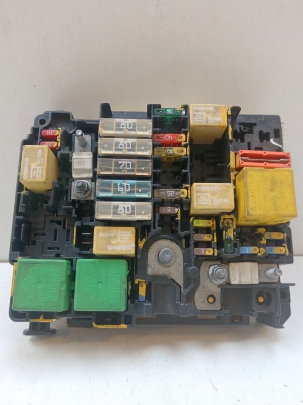 CAJA RELES / FUSIBLES / MODULO BSM PEUGEOT 208 Active DIESEL Motor 1,6 Ltr.  92 CV  [2012 - 2019] 5 Puertas