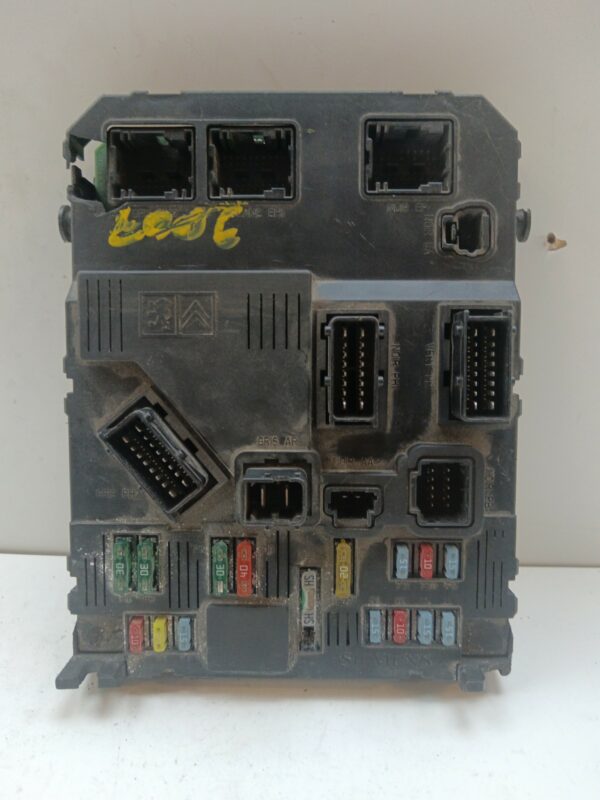 CAJA RELES / FUSIBLES / MODULO BSI CITROEN C2 Furio NAFTA 95 Motor 1,4 Ltr.  73 CV  [2003 - 2010] 3 Puertas