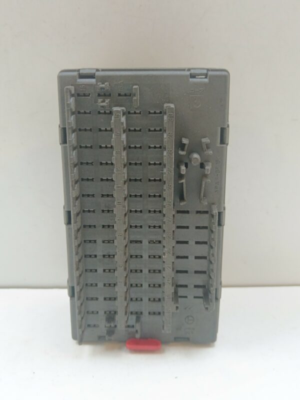 CAJA RELES / FUSIBLES PEUGEOT 306 BERLINA 4 PUERTAS (S1) Style D DIESEL Motor 1,9 Ltr.  68 CV  [1994 - 1997] 4 Puertas