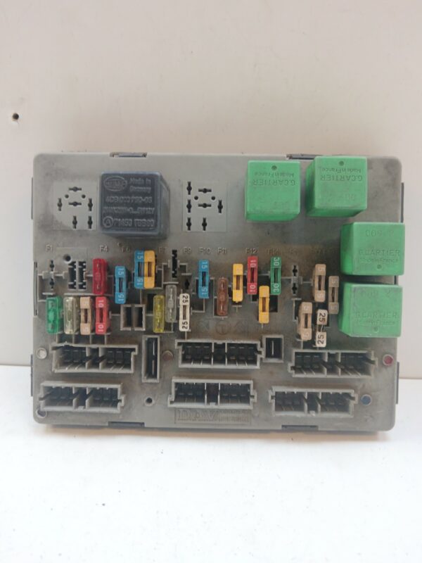 CAJA RELES / FUSIBLES / MODULO BSI PEUGEOT 405 BERLINA  DIESEL D9BXUD9A 69CV [1987 - 1996] 5 Puertas