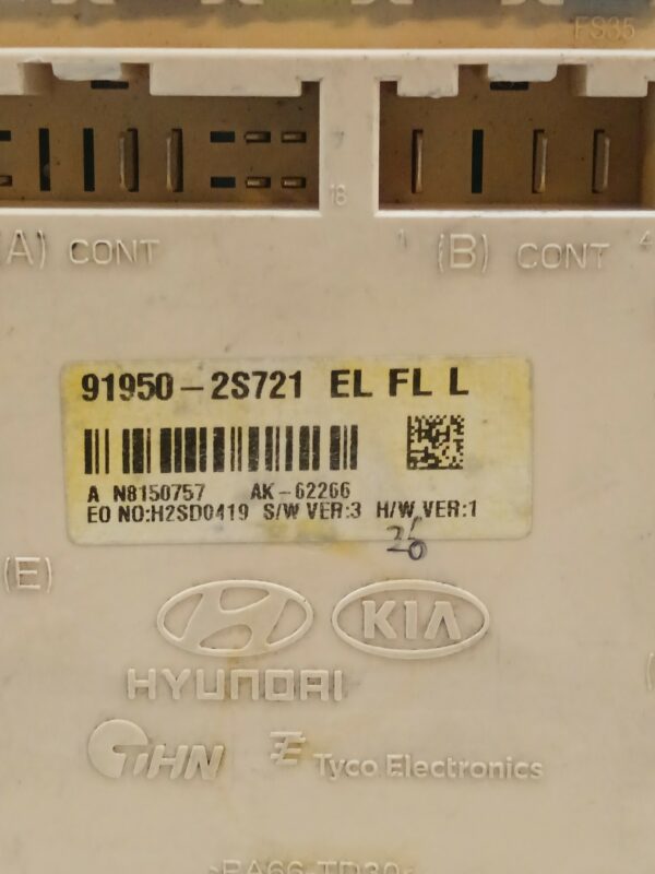 CAJA RELES / FUSIBLES HYUNDAI TUCSON (JM) 2.0 CRDi Comfort (4WD) DIESEL Motor 2,0 Ltr.  113 CV  [2004 - 2010] 5 Puertas - Imagen 2