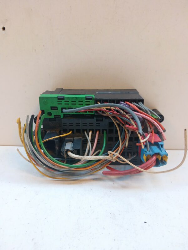 CAJA RELES / FUSIBLES PEUGEOT 306 BERLINA 4 PUERTAS (S1) Style D DIESEL Motor 1,9 Ltr.  68 CV  [1994 - 1997] 4 Puertas